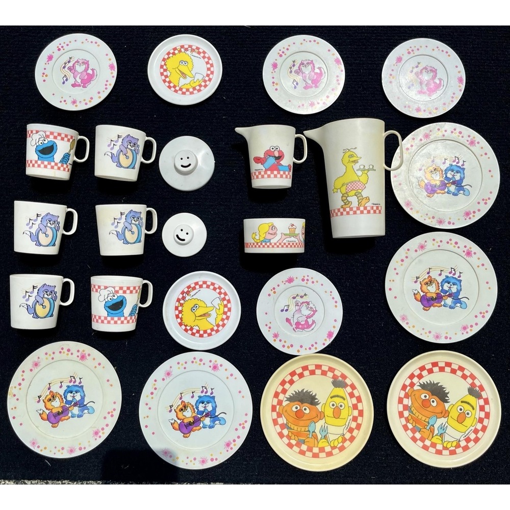Vintage Chilton Toys Sesame Street Plastic Dish Set Lot Big Bird Bert Ernie